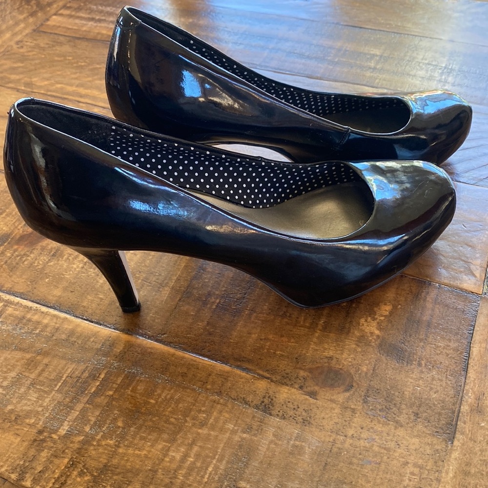 Size 9 Steve Madden pumps